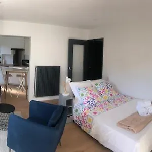 https://rond-point-studio-cosy-et-central-avec-balcon.hotels-rhonealpes.com