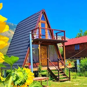 Life On The Farm Campsite Nepravishte