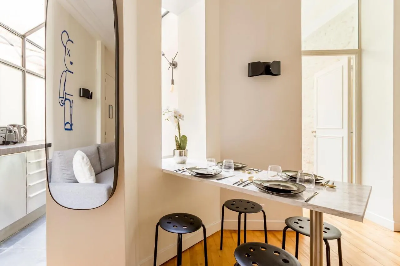 Sleepoo - Fabulous 8 Apartment Paris France