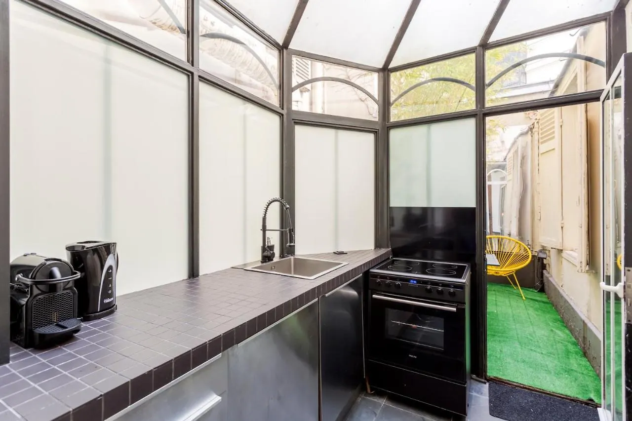 Sleepoo - Fabulous 8 Apartment Paris France
